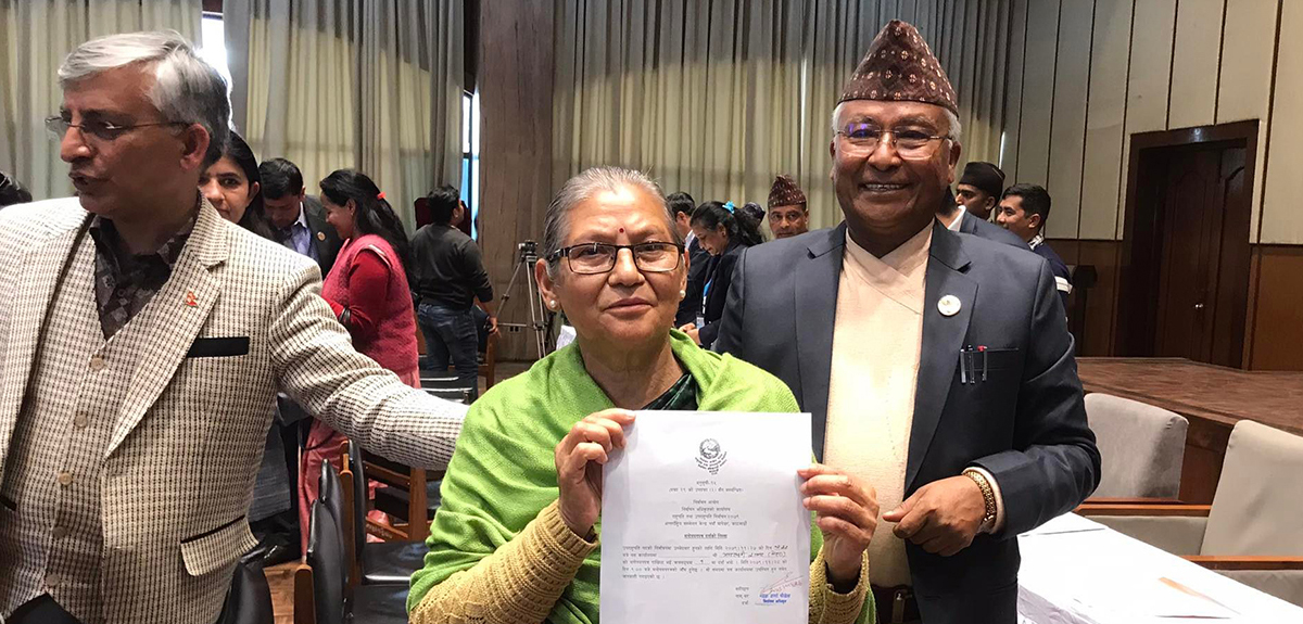 एमाले उपाध्यक्ष अष्टलक्ष्मी शाक्यद्वारा उपराष्ट्रपतिमा उम्मेदवारी दर्ता